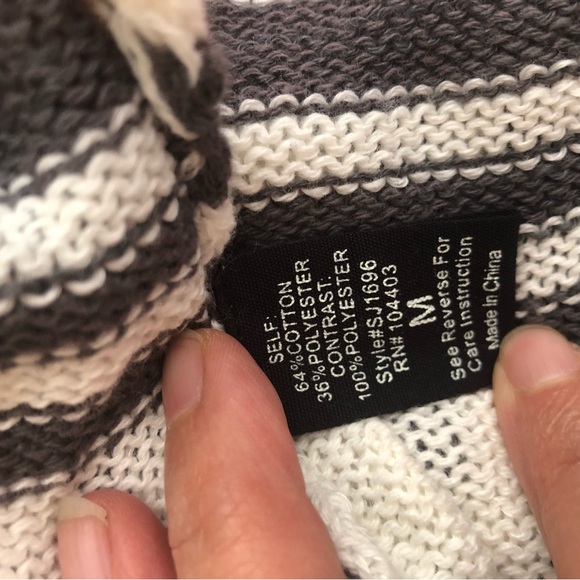 Miss Daisy Womens Medium V-Neck Sweater Elbow Patch Knit Striped NWT - Picture 6 of 14